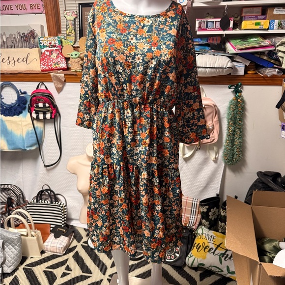 Dresses & Skirts - Floral Print Dress